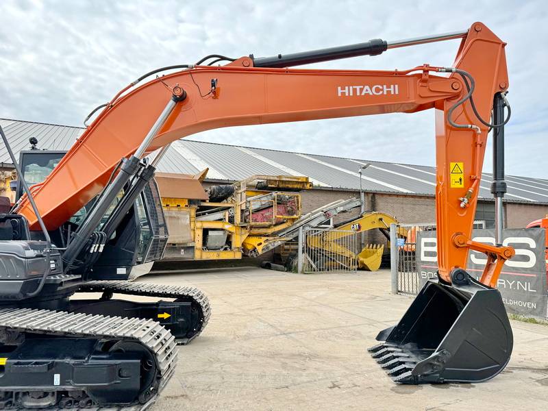 Hitachi ZX220LC-5G / 2024 ULTRA MODEL / ISUZU ENGINE