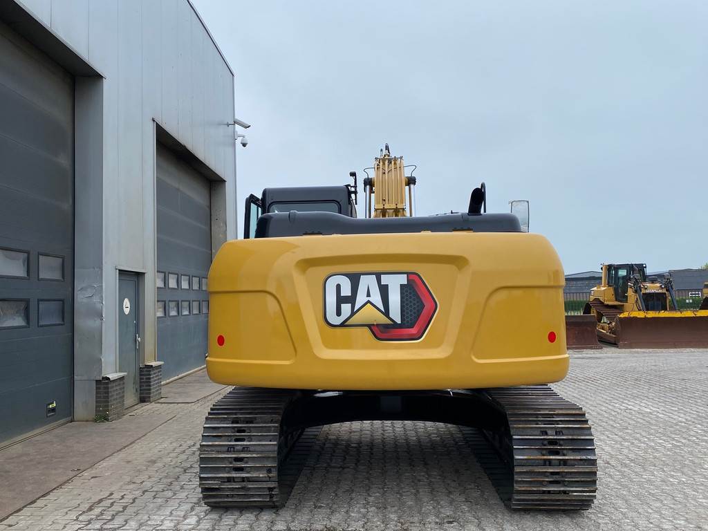 CAT 323D3