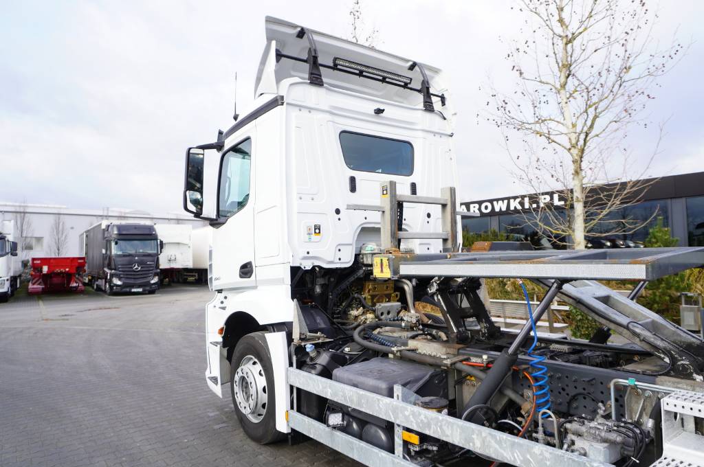 Mercedes-Benz Antos 2543 / liftable BDF / 5th wheel / 2020/430HP