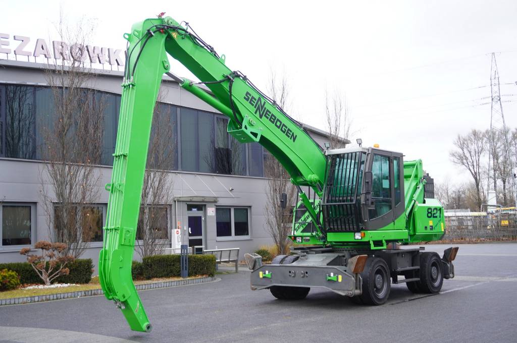 Sennebogen 821 Green Line material handling excavator