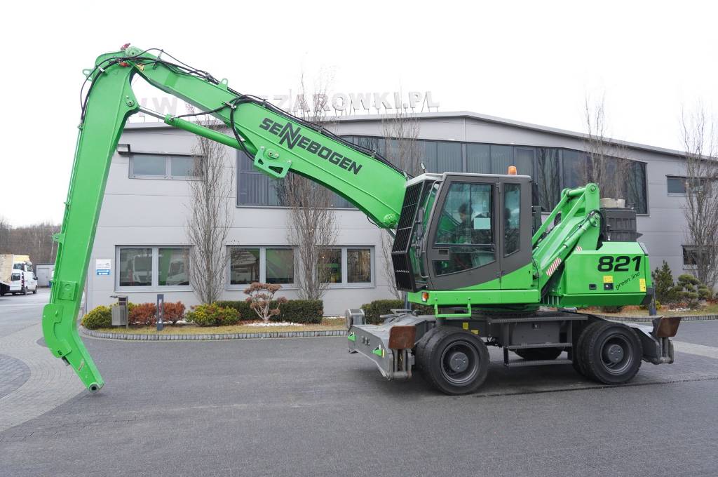 Sennebogen 821 Green Line material handling excavator