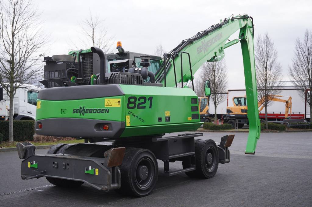 Sennebogen 821 Green Line material handling excavator