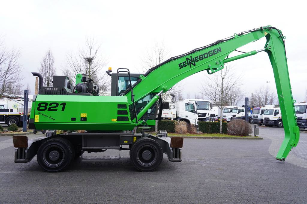 Sennebogen 821 Green Line material handling excavator