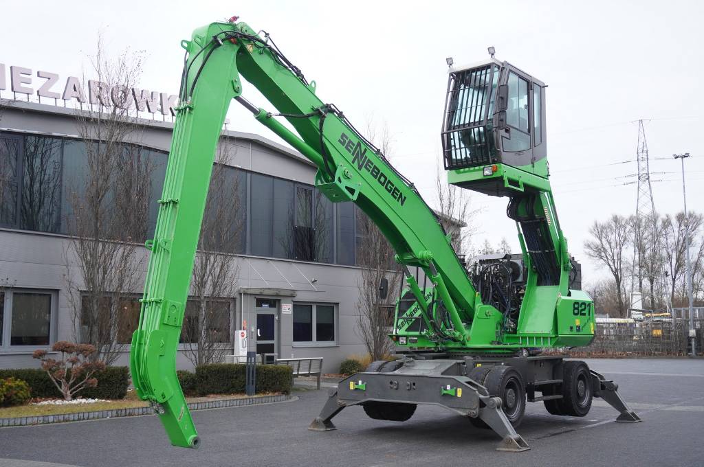 Sennebogen 821 Green Line material handling excavator