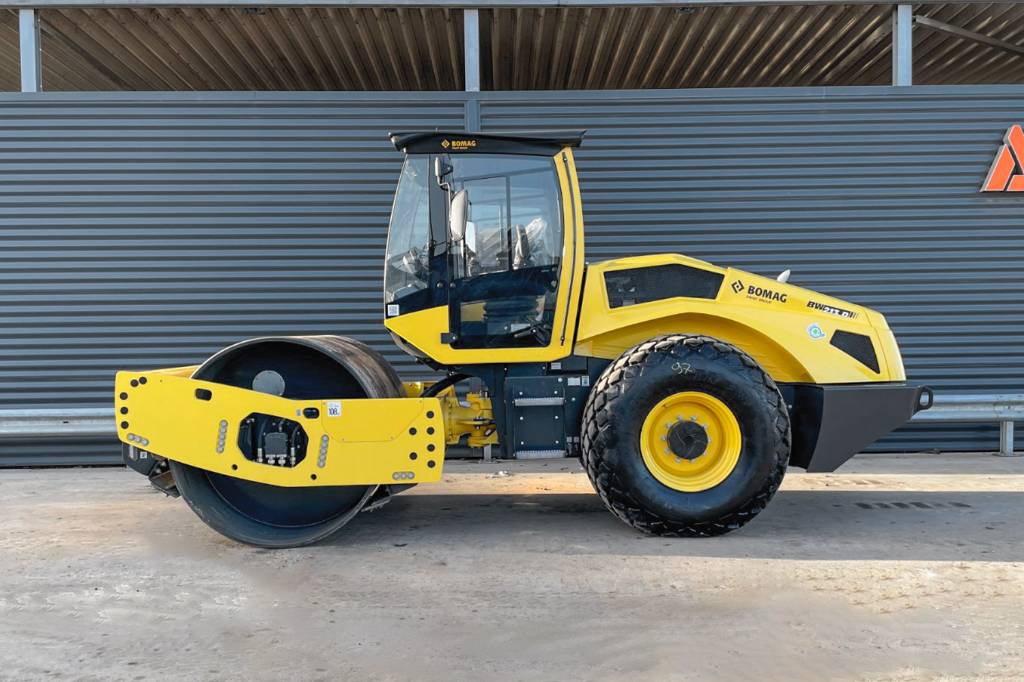 Bomag BW 213 D-5