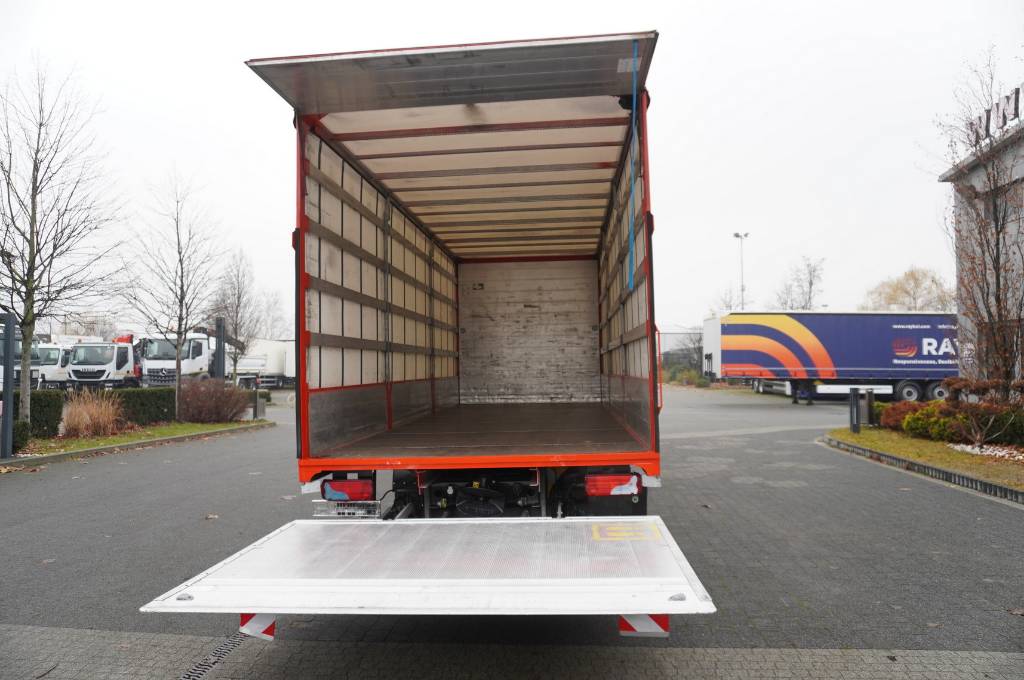 MAN TGL 12.250 curtainsider / sleeper cab / lift DHOLL