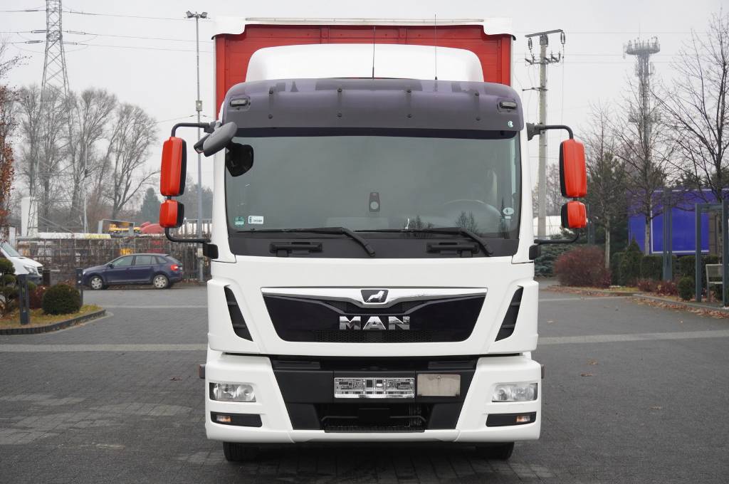 MAN TGL 12.250 curtainsider / sleeper cab / lift DHOLL