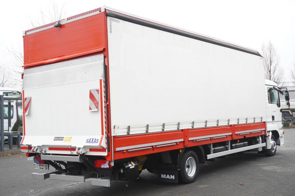 MAN TGL 12.250 curtainsider / sleeper cab / lift DHOLL