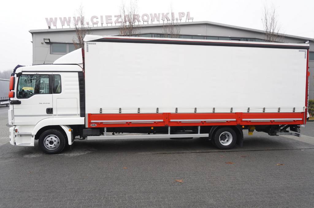 MAN TGL 12.250 curtainsider / sleeper cab / lift DHOLL