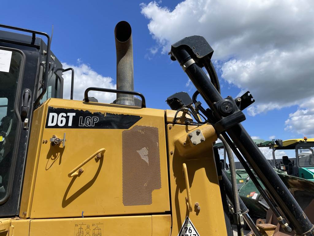 CAT D6T LGP