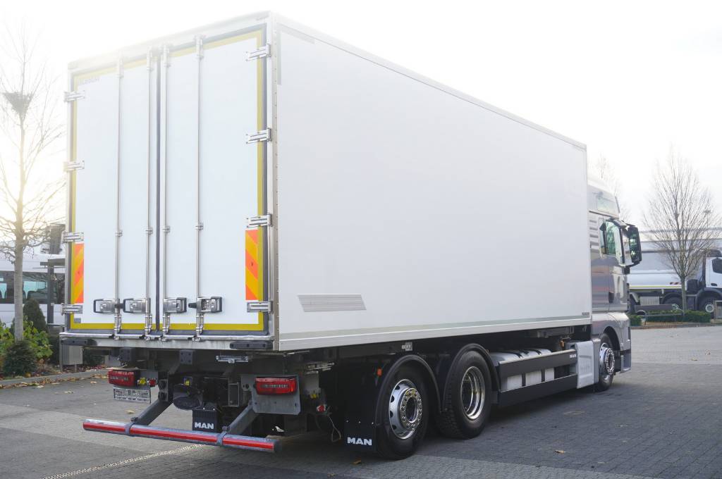 MAN TGX 26.480 / 6x2 / BDF Igloocar refrigerator 18 pa