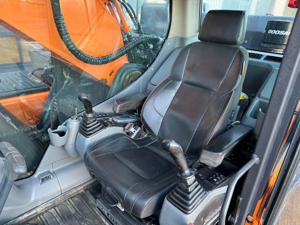 Doosan DX300LC-7