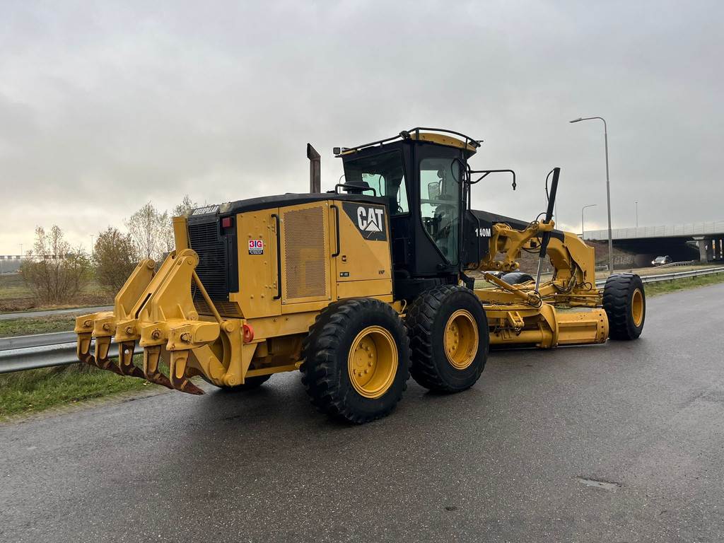 CAT 140M