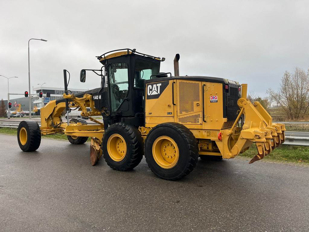 CAT 140M