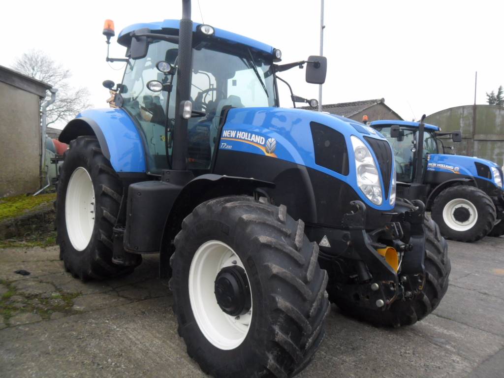 New Holland T7.200 - Manufacturing year: 2015 - Tractors - ID: 90E2C966 ...