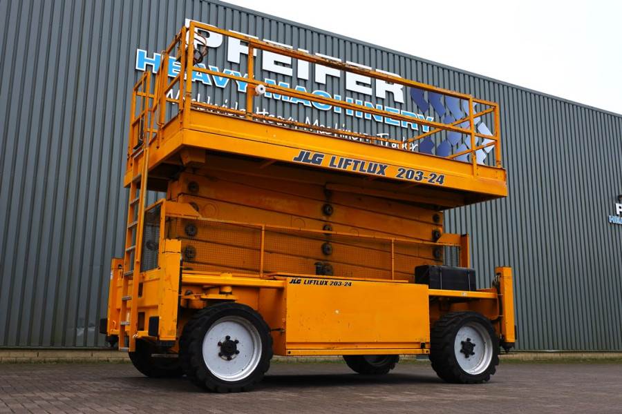 JLG 203-24 Diesel, 4x4 Drive, 22.3m Working Height, 75