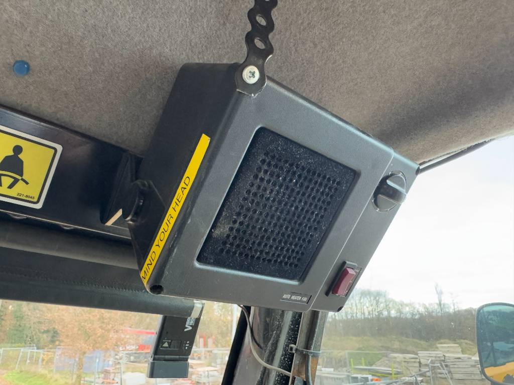 CAT 735 - Body Heating / Tailgate / Auto Heater