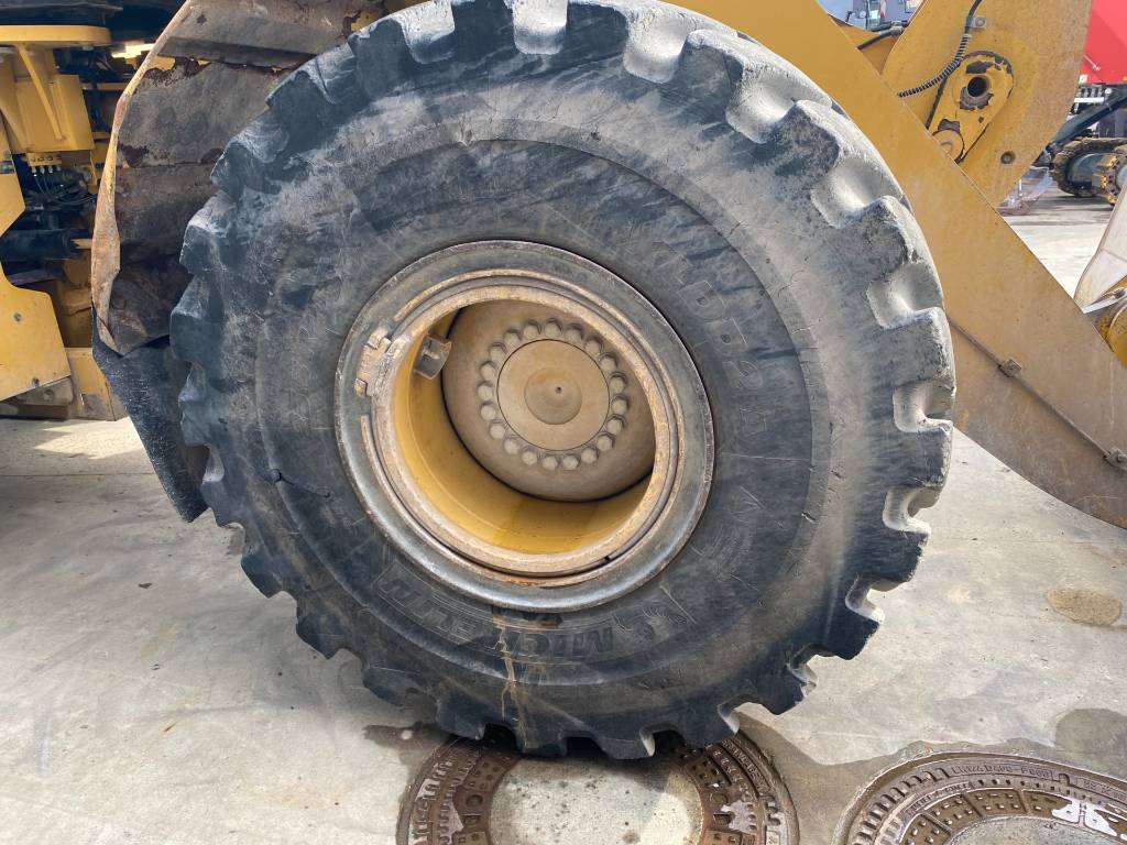 CAT 962M