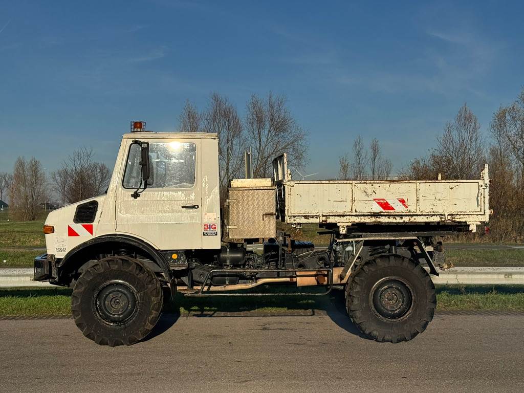 Mercedes-Benz U1300L Unimog