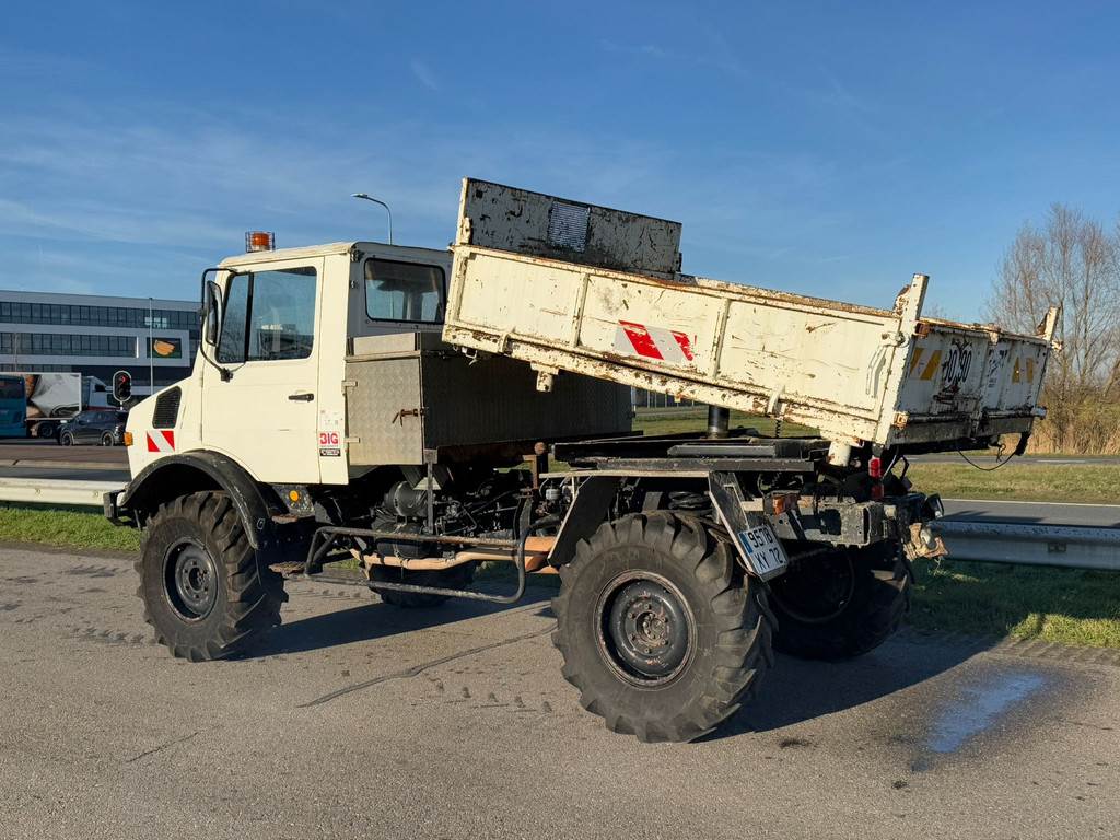 Mercedes-Benz U1300L Unimog