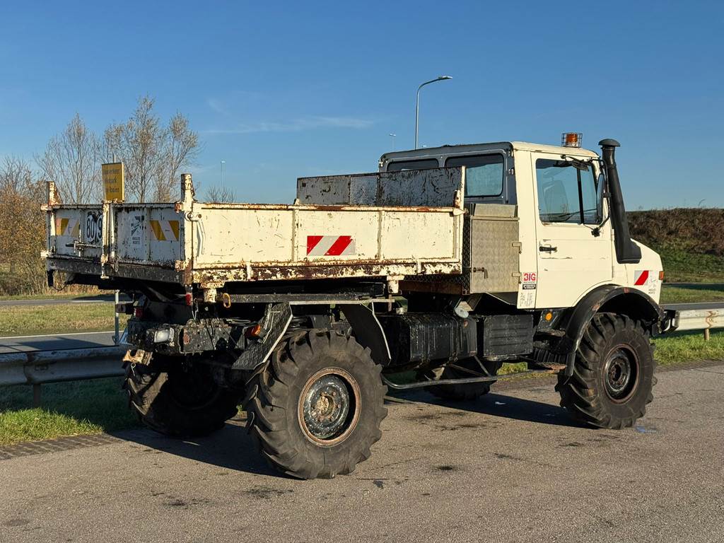 Mercedes-Benz U1300L Unimog