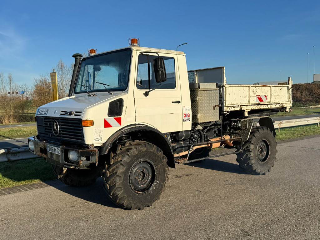 Mercedes-Benz U1300L Unimog