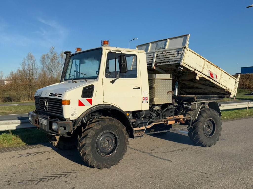 Mercedes-Benz U1300L Unimog