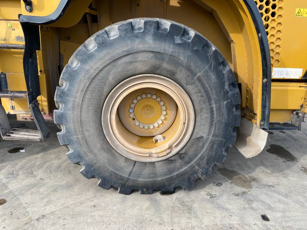 CAT 962M