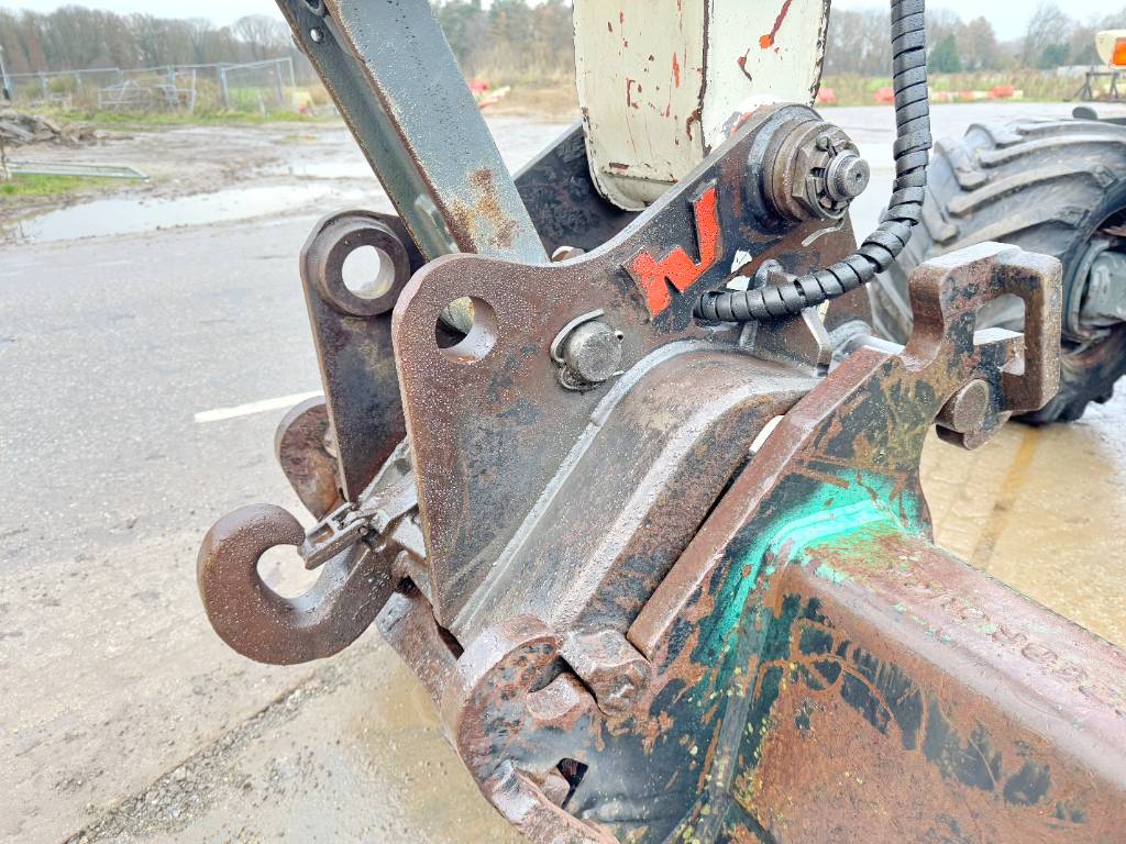 Terex TW140 - Quick Coupler / Hammer Lines