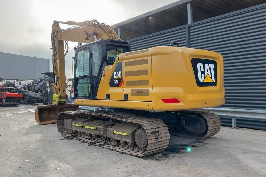 CAT 320