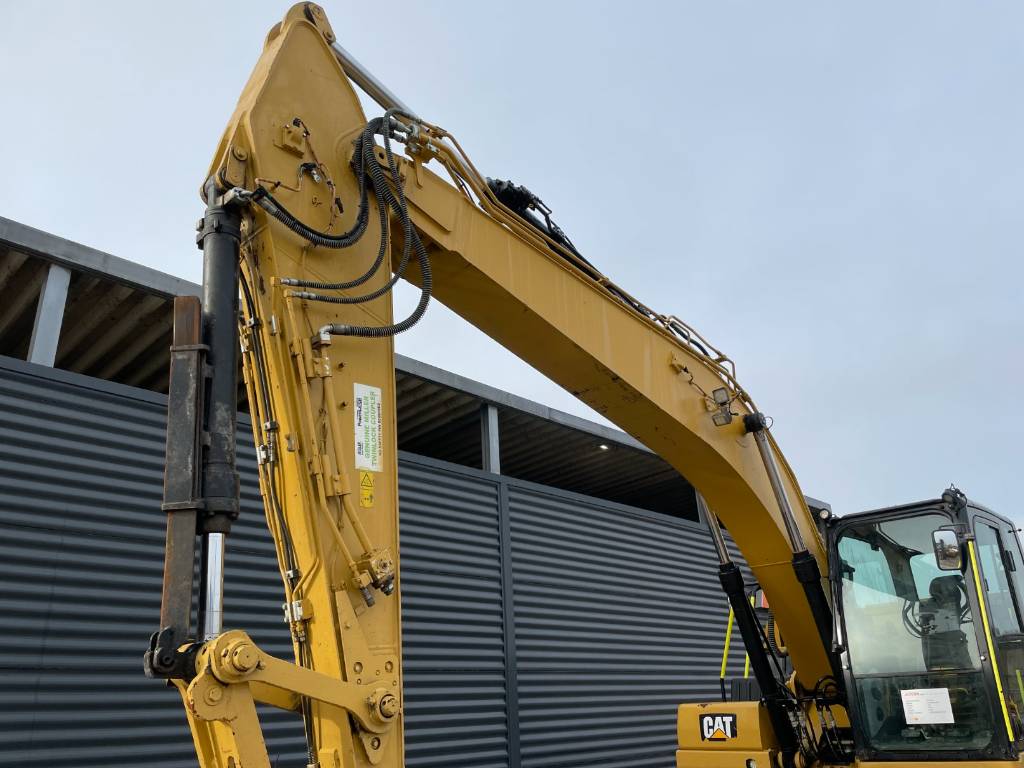 CAT 320