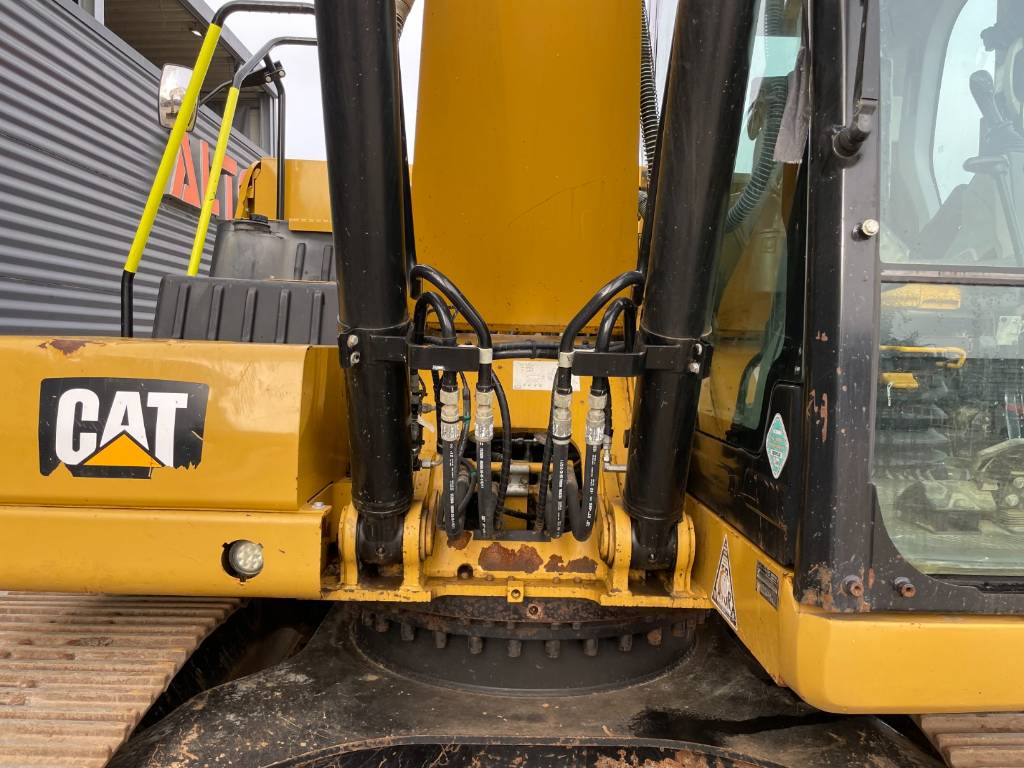 CAT 320