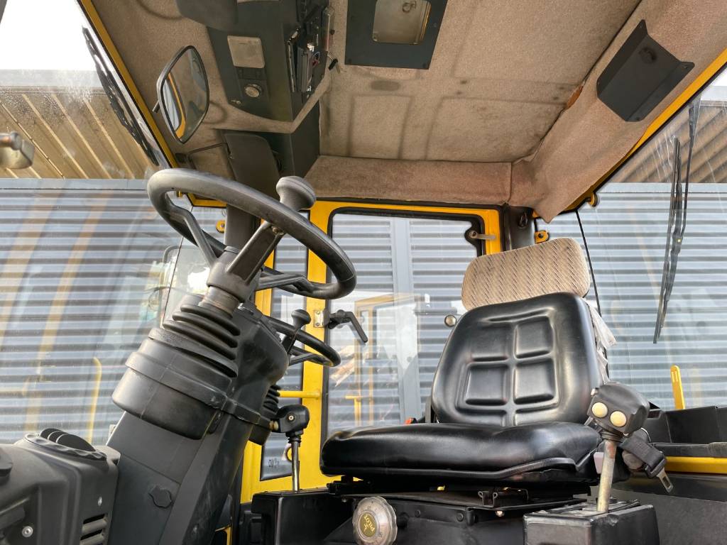 Bomag BW 161 AD-4