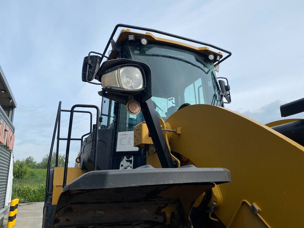 CAT 962M