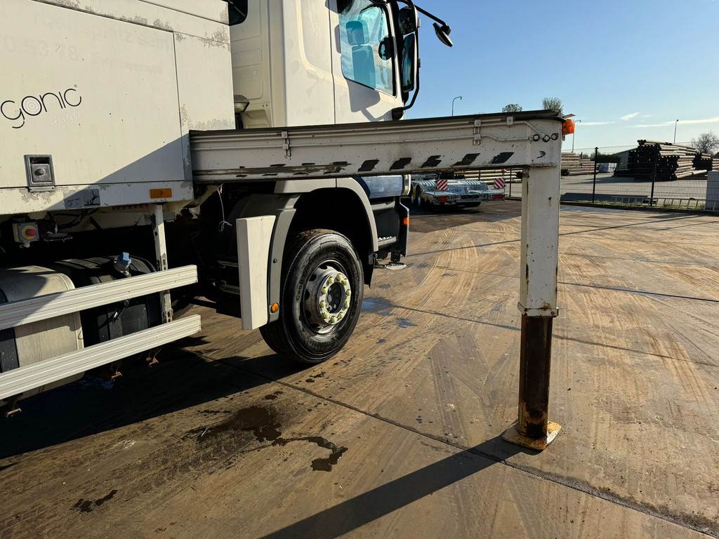 Mercedes-Benz Actros 2632 6x4 with Putzmeister BSF 24-4 11 24m c