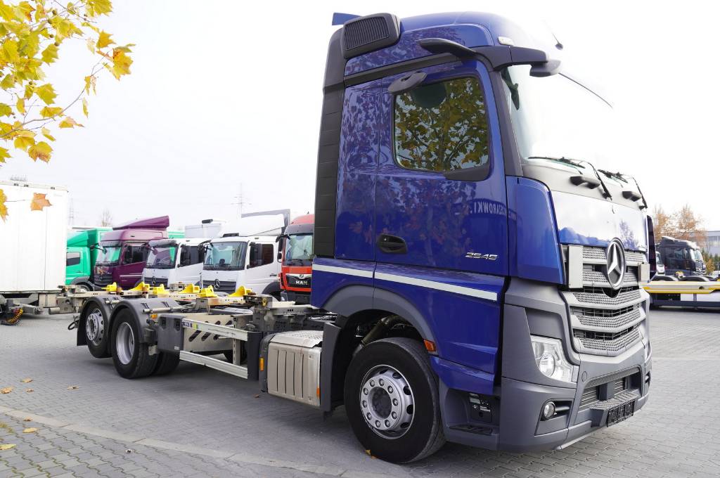 Mercedes-Benz Actros 2545 E6 6x2 / BDF / Standard / 300 tho. km