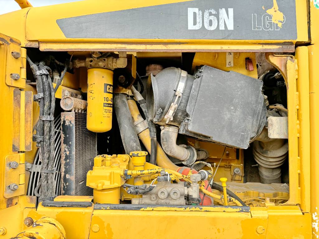 CAT D6N LGP - RIPPER / 6-way folding blade