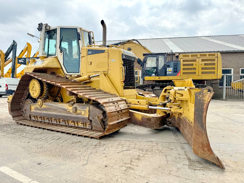 CAT D6N LGP - RIPPER / 6-way folding blade