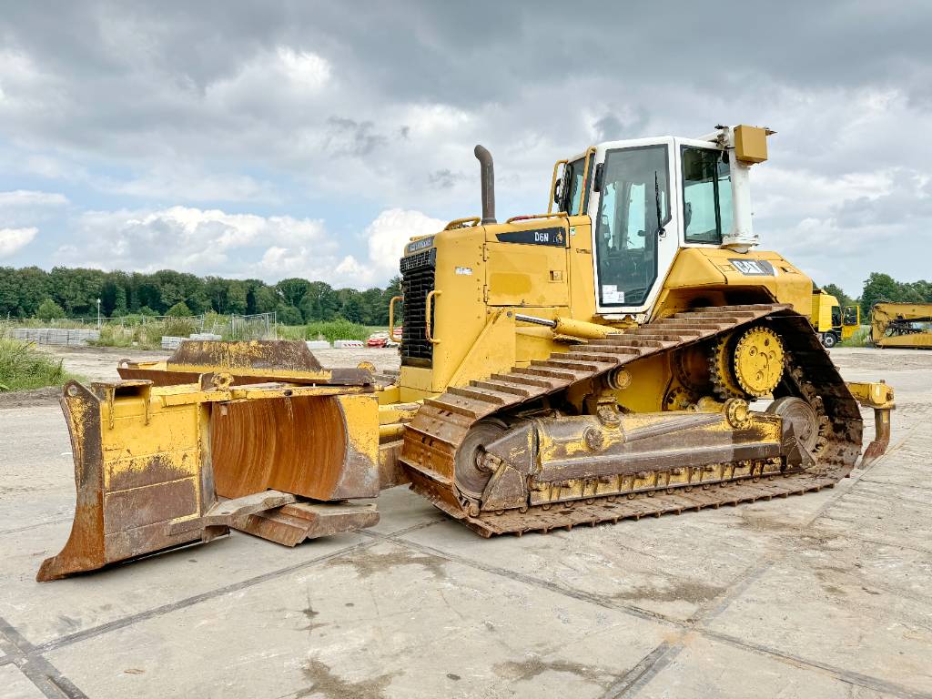 CAT D6N LGP - RIPPER / 6-way folding blade