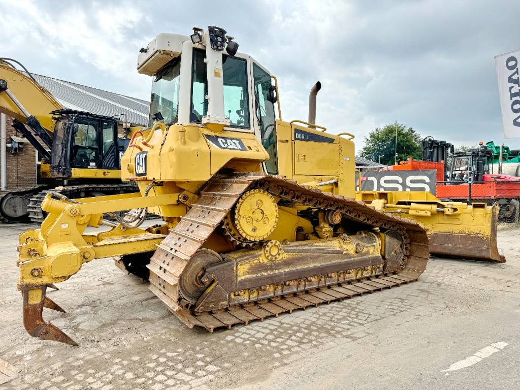 CAT D6N LGP - RIPPER / 6-way folding blade