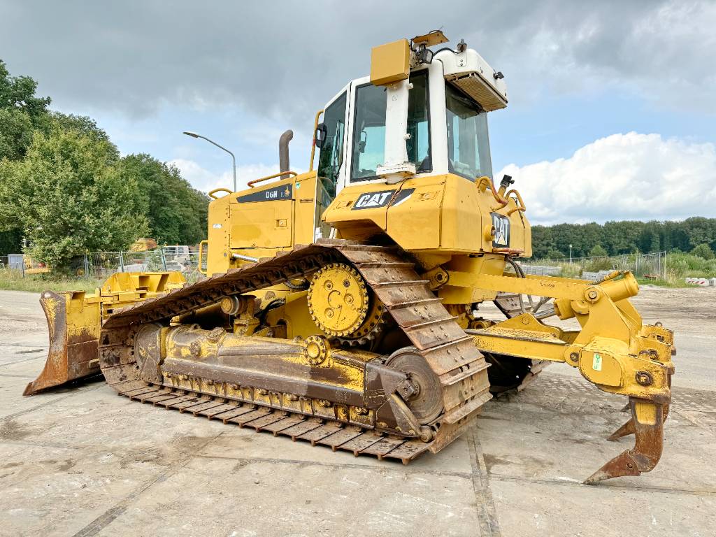 CAT D6N LGP - RIPPER / 6-way folding blade