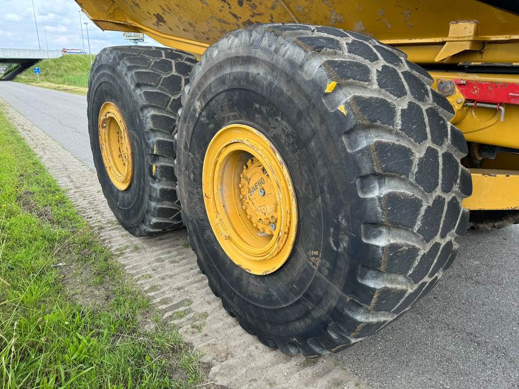 CAT 740B