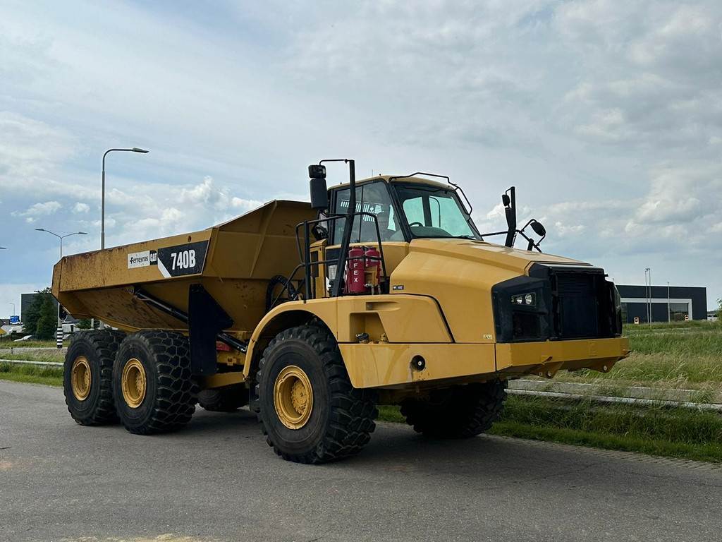 CAT 740B