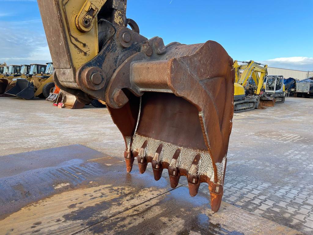 CAT 352F / CE /quick coupler