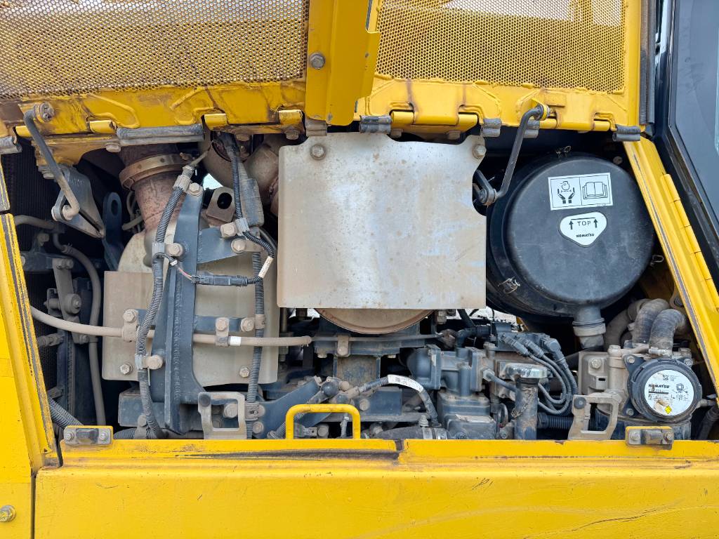 Komatsu D65PX-18EO - Backup Camera / Airco