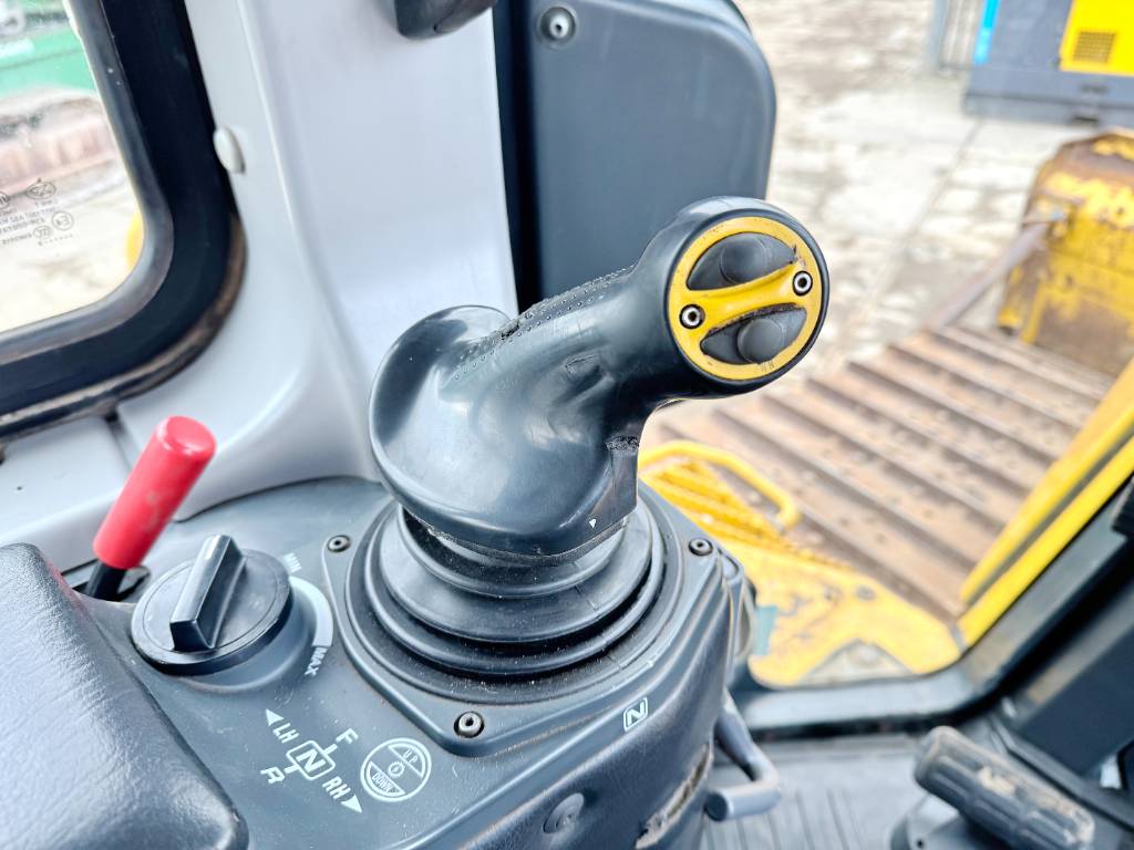 Komatsu D65PX-18EO - Backup Camera / Airco