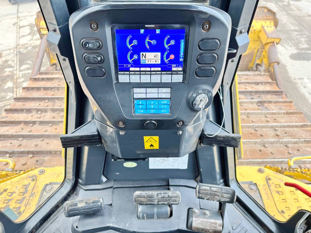 Komatsu D65PX-18EO - Backup Camera / Airco