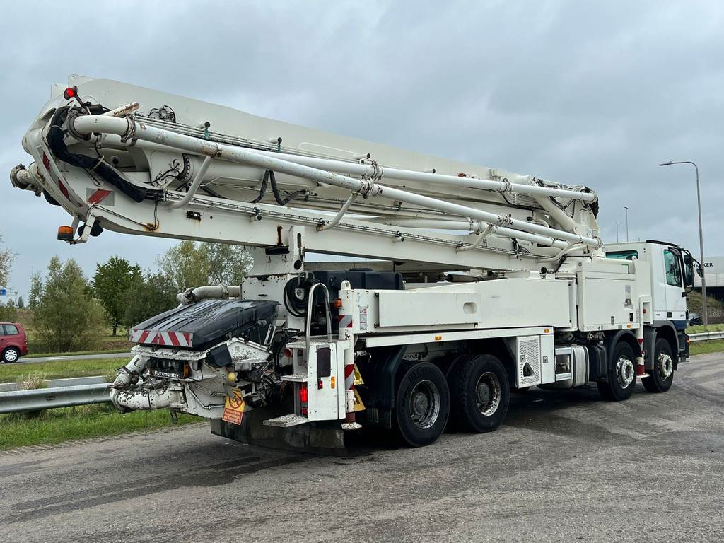 Mercedes-Benz Actros 3241 8x4/4 with Putzmeister BSF42-4 16 42m