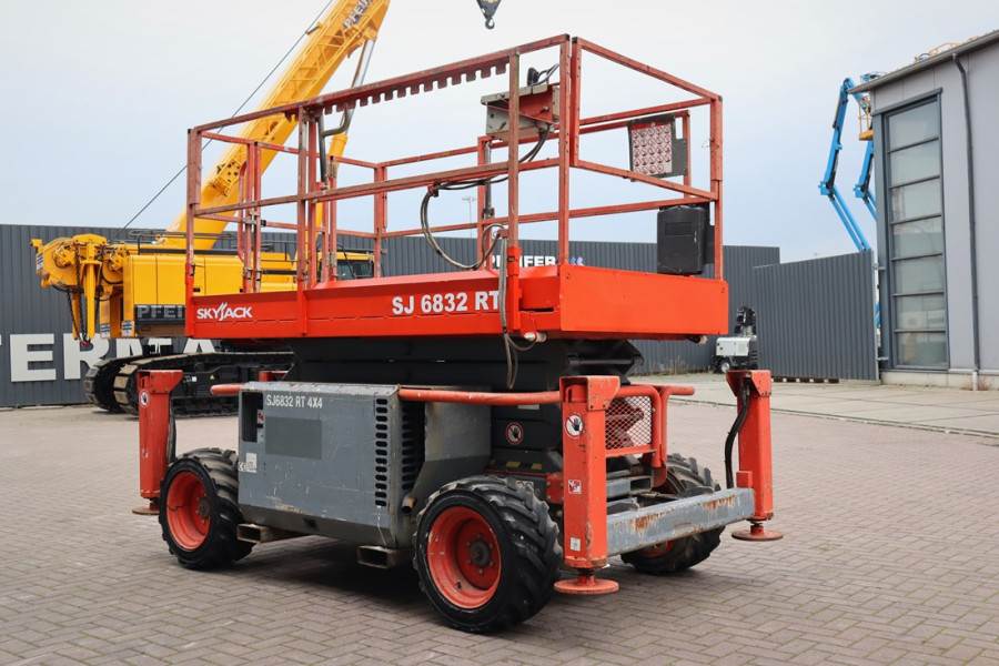 SkyJack SJ6832 Diesel, 4x4 Drive, 11.6m Working Height, 45