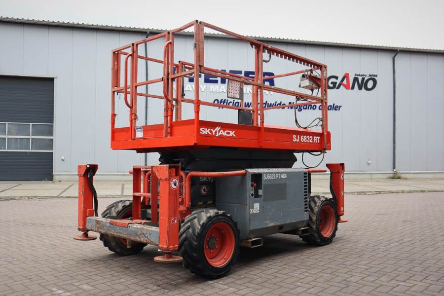 SkyJack SJ6832 Diesel, 4x4 Drive, 11.6m Working Height, 45